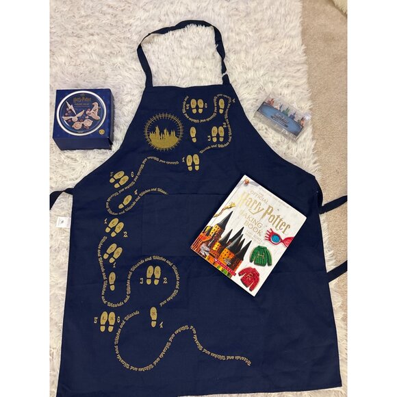 Harry Potter Baking Bundle: CookBook Pancake Molds & Candles - Picture 11 of 11